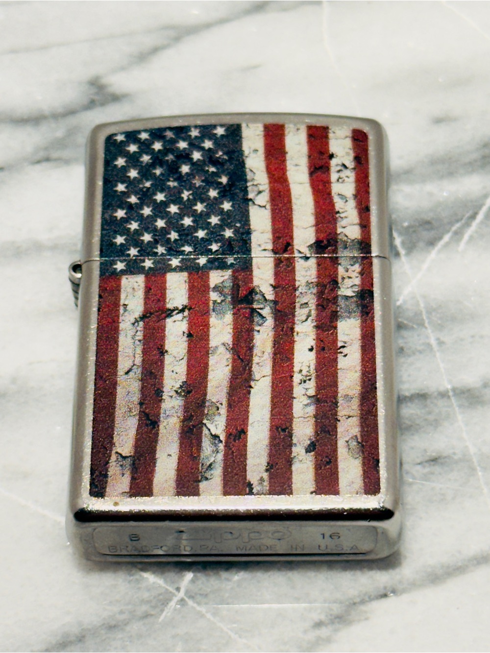 Zippo Lighter 2016 DISTRESSED American Flag Advertisement USA B 16 - Working